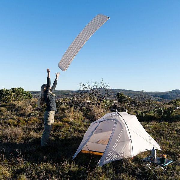 Самонадувний матрац надлегкий одномісний Naturehike CNK2300DZ013, 35 мм, світло-сірий 65434 фото